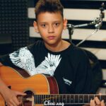 Как научиться играть на гитаре с нуля