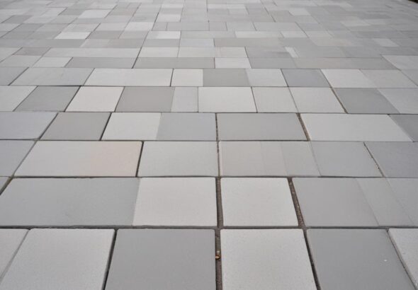 Тротуарная плитка размером 500 на 500 миллиметров