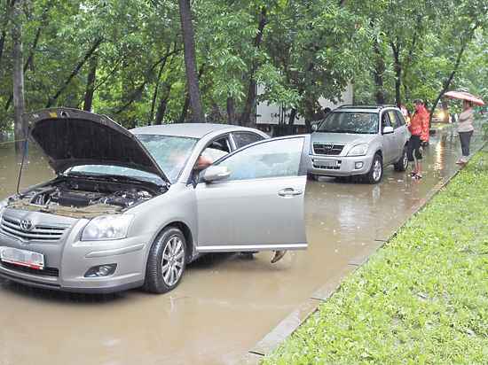 Как высушить салон машины после ливня — МК