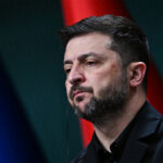 «Неуважительно»: Зеленский заявил, что Трамп не может быть гарантом мира и раскритиковал его команду