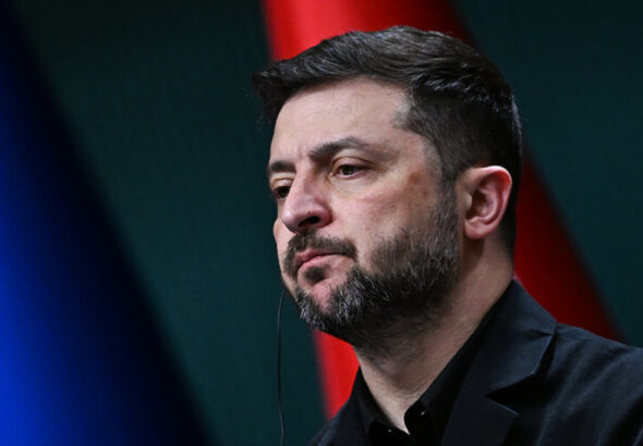 «Неуважительно»: Зеленский заявил, что Трамп не может быть гарантом мира и раскритиковал его команду