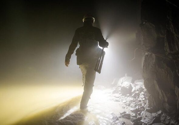 Снег сошел на руднике «Ирокинда» в Бурятии и накрыл людей