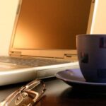 Ухилянт-путешественник, Мерц и меры, путь к резиновым бабам: утренний кофе с EADaily