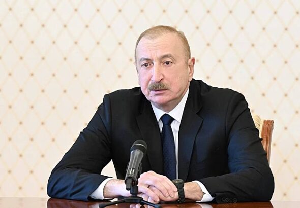 Алиев созвонился с президентом Ирана