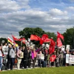 «Бессмертный полк» прошёл по центру Вашингтона с портретами ветеранов