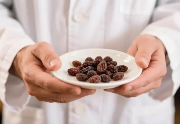 Изюм нужно есть регулярно: Серьёзный совет врача