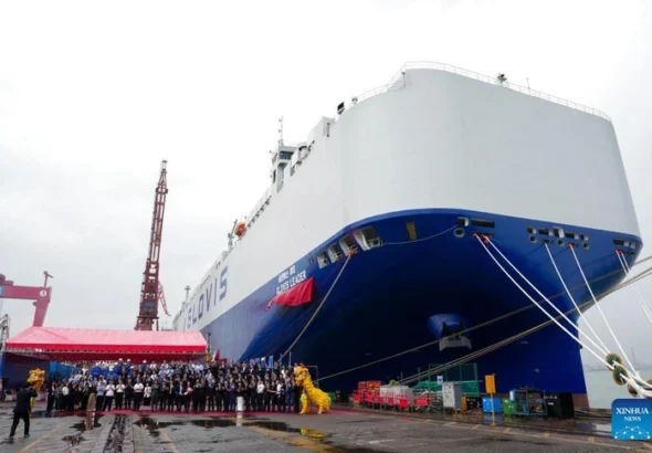 Китайцы построили самый большой в мире морской автомобилевоз. И отдали его соседям