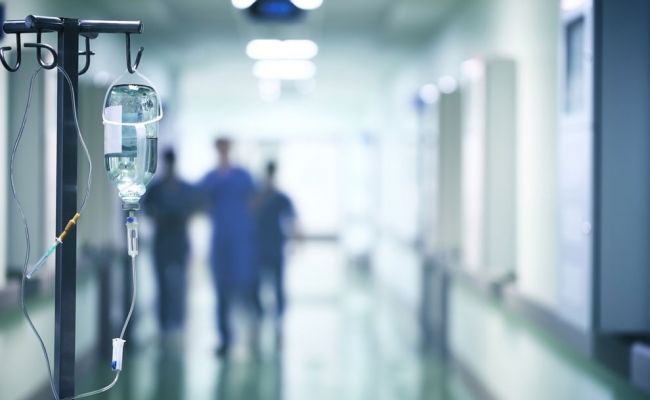 Польша аннулирует лицензии украинским врачам без польского языка