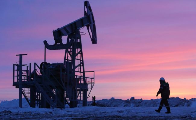 Украина зря надеется уронить добычу нефти в России: Киев попался на российский миф?